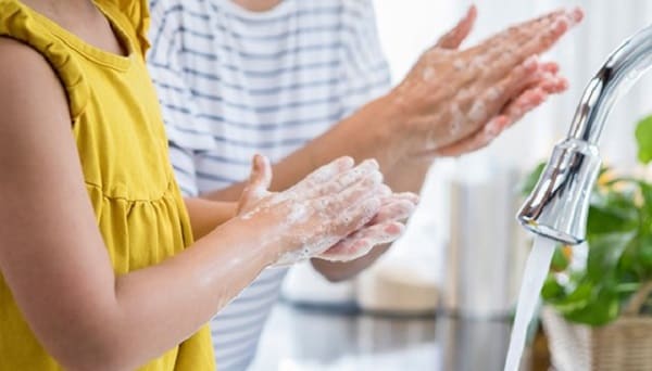 بهداشت دست برای محافظت از کودکان در برابر ویروس کرونا
